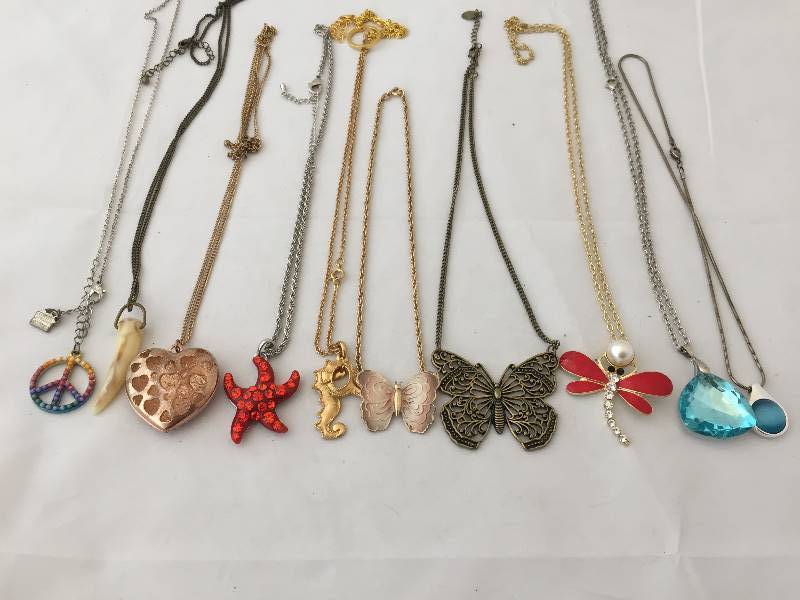 lot 246 image: Necklaces - Pendants on Chains