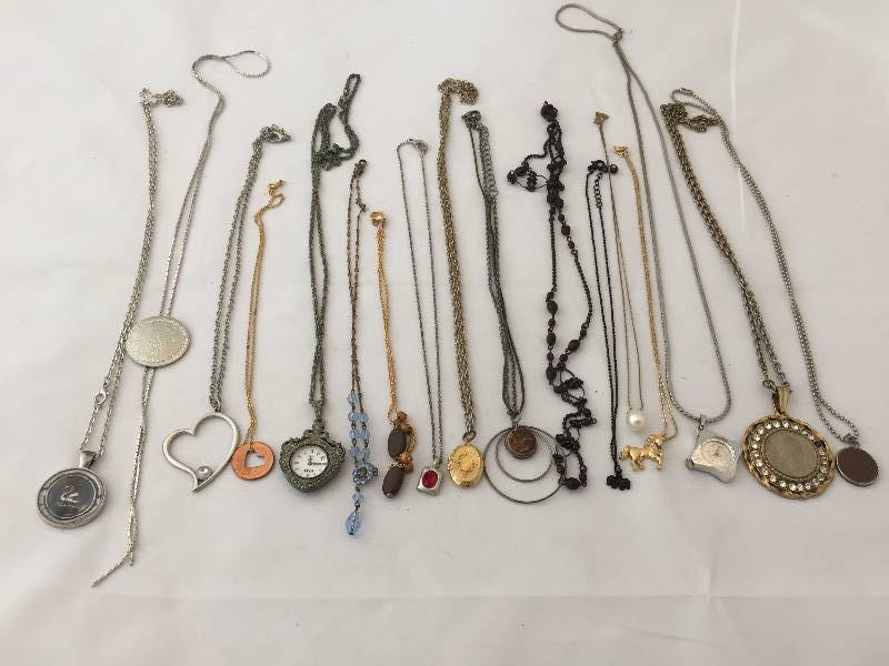 lot 249 image: Necklaces - Chains with Pendants
