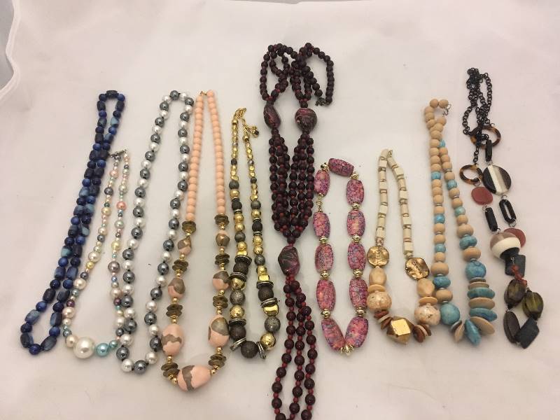 lot 345 image: Necklaces - Multi-Color Large Beaded