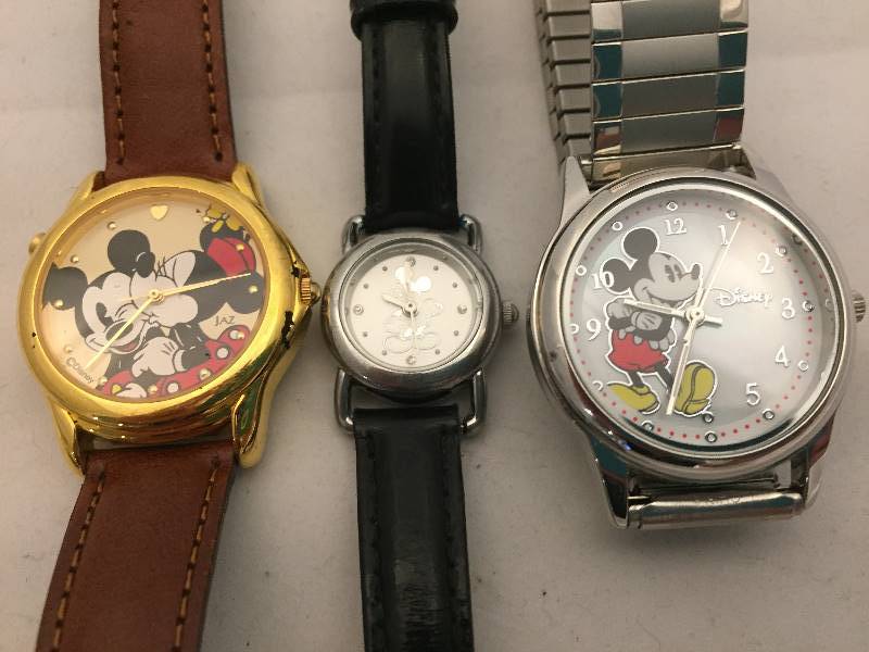lot 352 image: Watches - Mickey Mouse