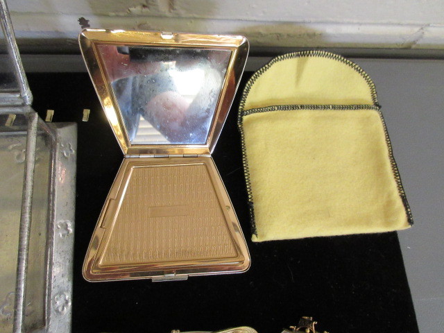GORGEOUS COLLECTION OF VINTAGEANTIQUE JEWELRY & DISPLAY BOX