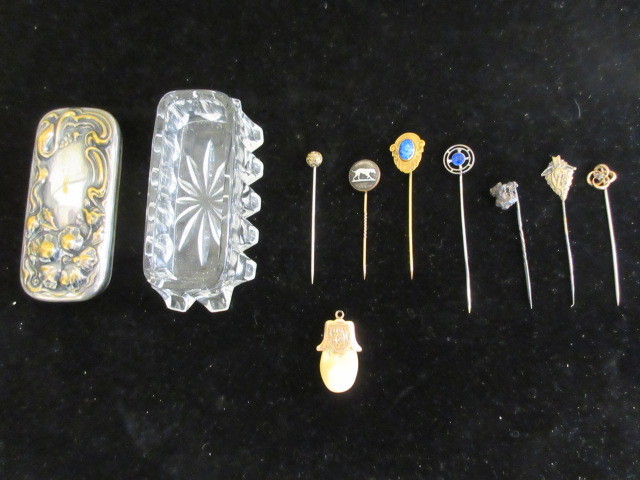 8 PIECE ANTIQUE STICKPIN COLLECTION & BOX