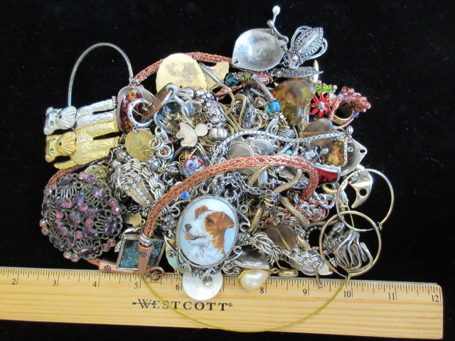 COSTUME JEWELRY GRAB BAG