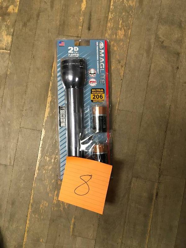 lot 8 image: Maglite Professional Flashlight 206 Meters in good conditions