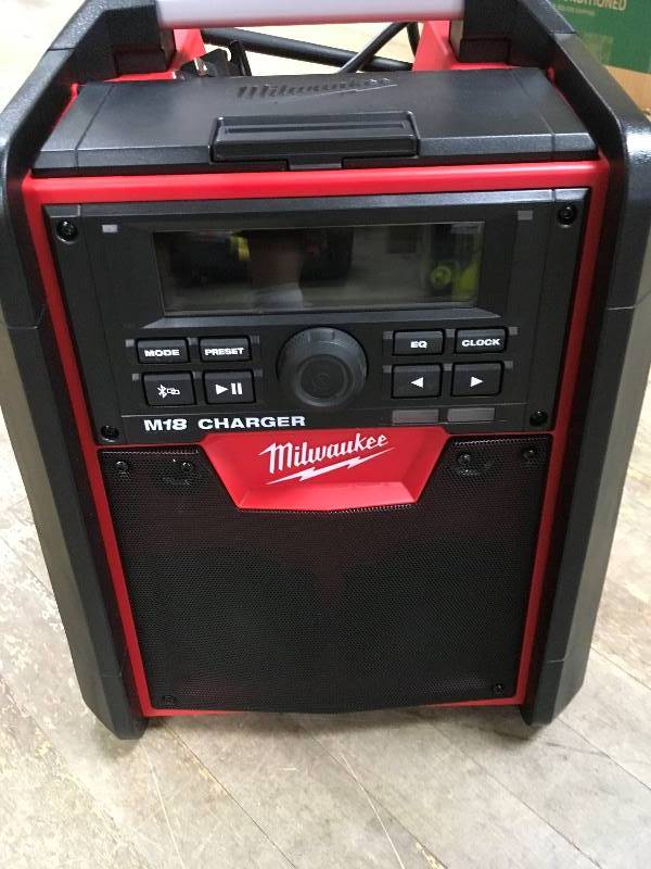 lot 10 image: Milwaukee M18 Lithium-Ion Cordless Jobsite RadioCharger in working conditions