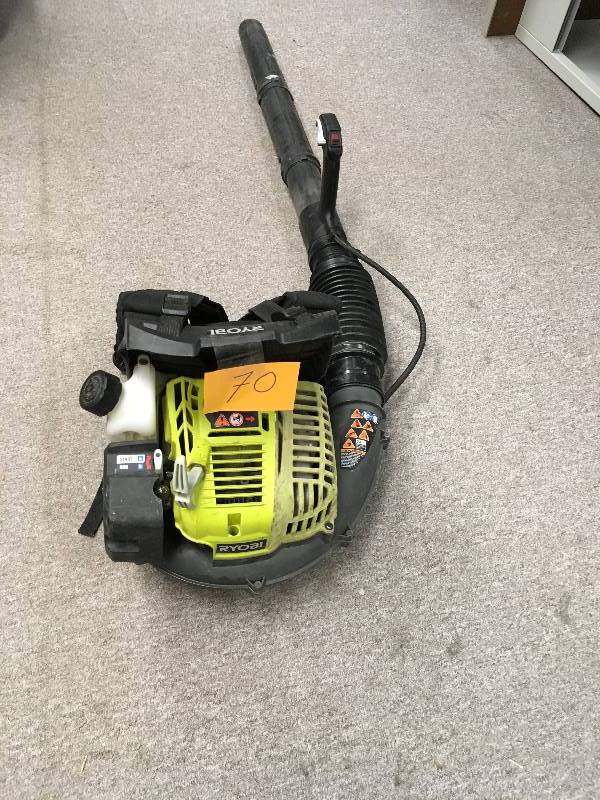 lot 70 image: Ryobi 185 MPH 510 Gas Backpack Leaf Blower in working conditions