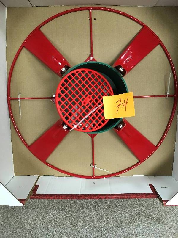 lot 74 image: Santas Solution Ultimate Steel Tree Stand for Live Trees Up to 12 ft. Tall New