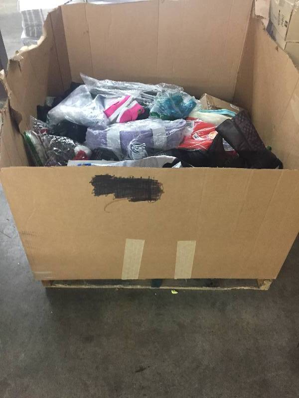 NEW Pallet of assorted clothing