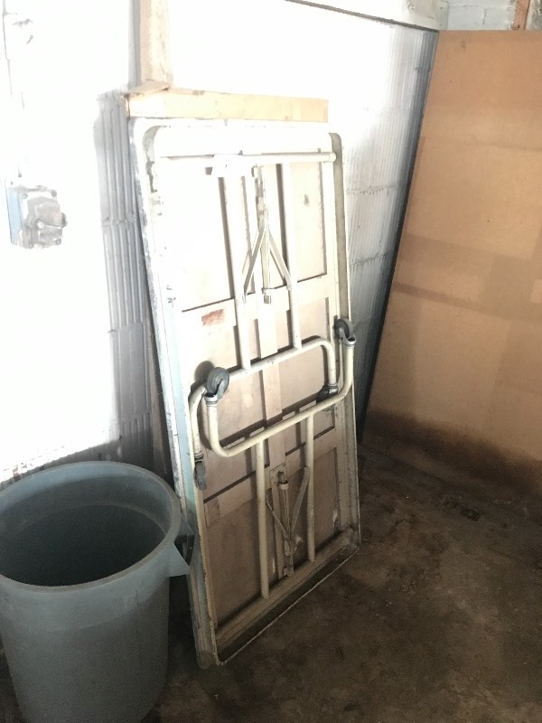 Folding table, mirror, Johnson bar