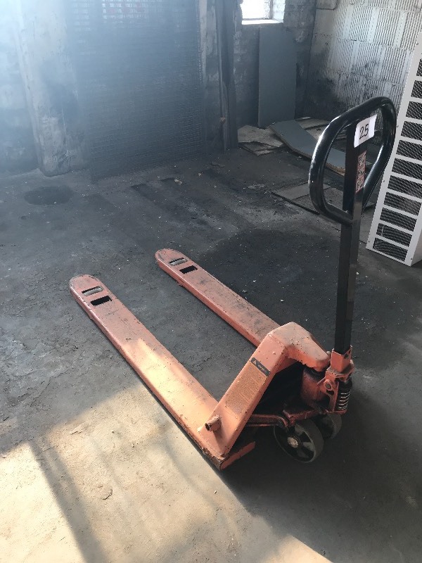 Pallet jack