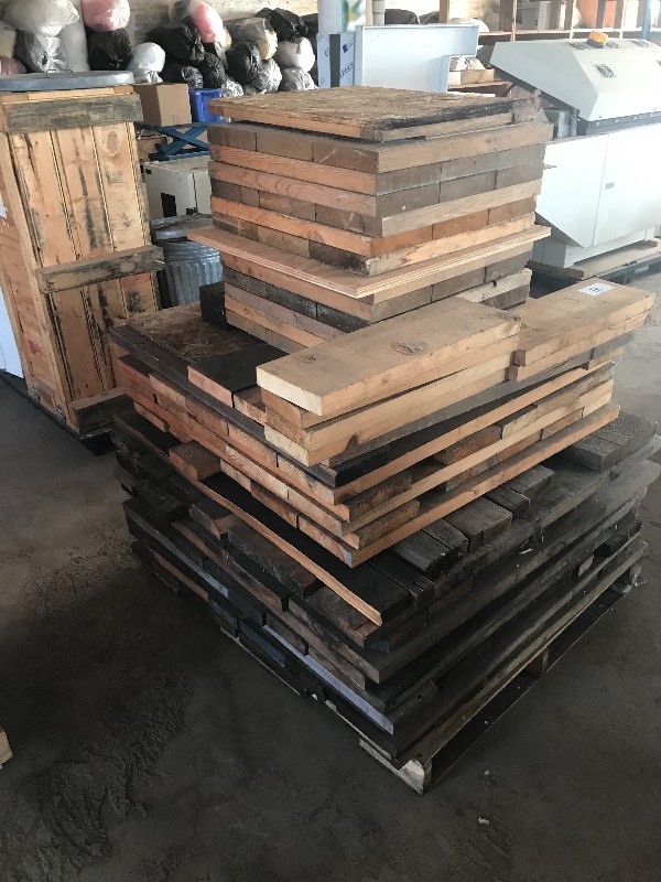 Pallet racking lumber