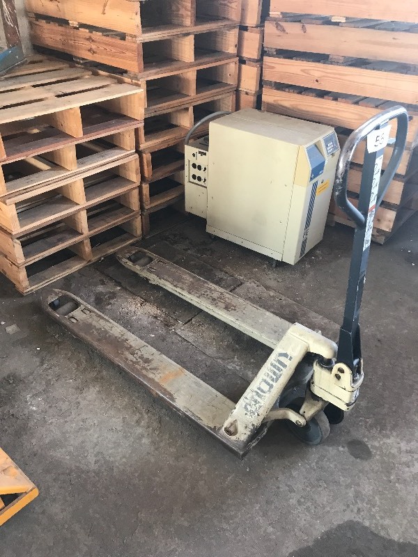 Pallet jack