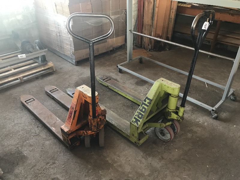 Lot of two pallet jacks