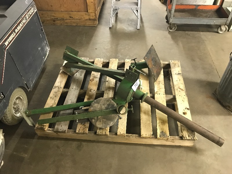 Steel outdoors tripod stand