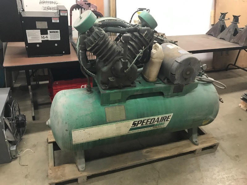 Horizontal air compressor