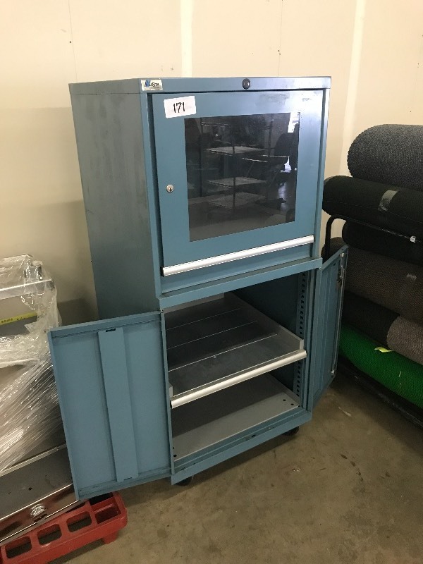 Electronics shop cabinet