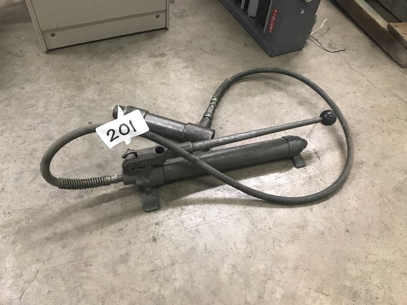 Hydraulic puller
