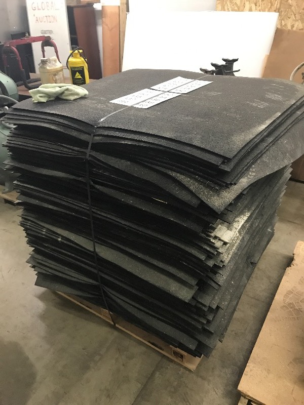 Lot of 20 porous rubber mats