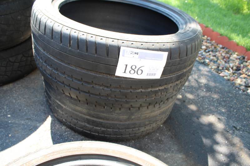 lot 186 image: Lot of (2) P25540ZR19 Tires