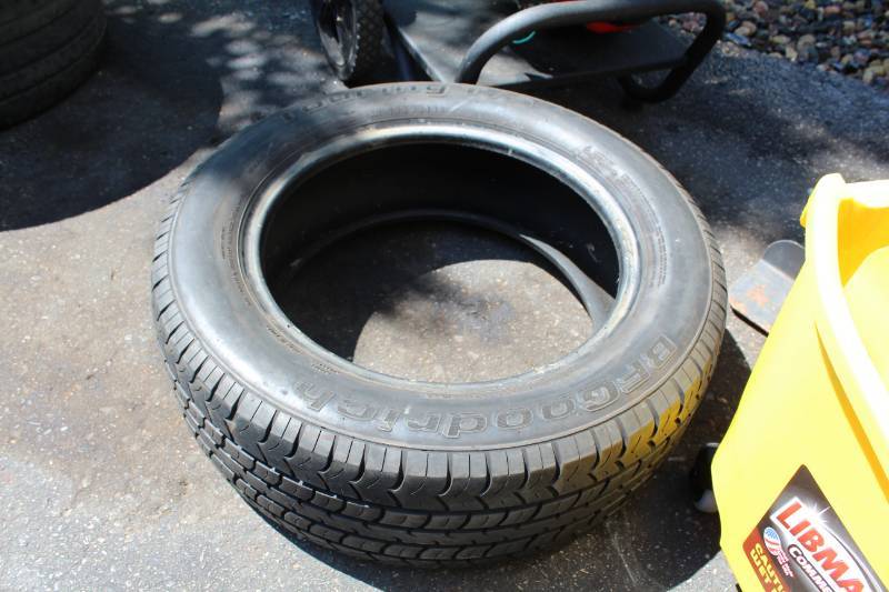 lot 188 image: BF Goodrich Touring TA P20560R16 Tire