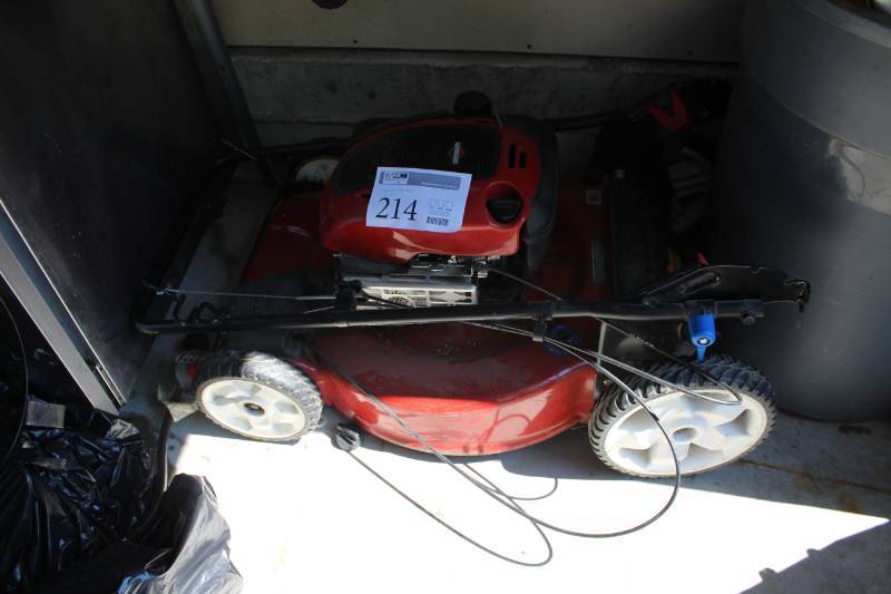 lot 214 image: Briggs & Stratton Push Lawn Mower