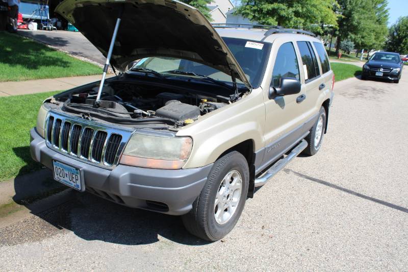 lot 176 image: 2001 Jeep Grand Cherokee Laredo 4-Door Wagon