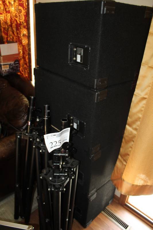 lot 225 image: Lot of (4) SoundTech Speakers w Folding Speaker Stands