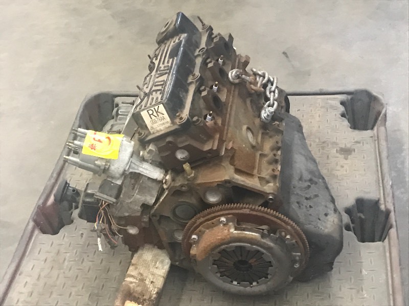 lot 5 image: Ford V6 Gas Engine