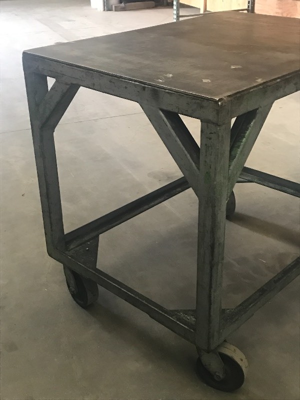 lot 4 image: Heavy Duty Welding Table