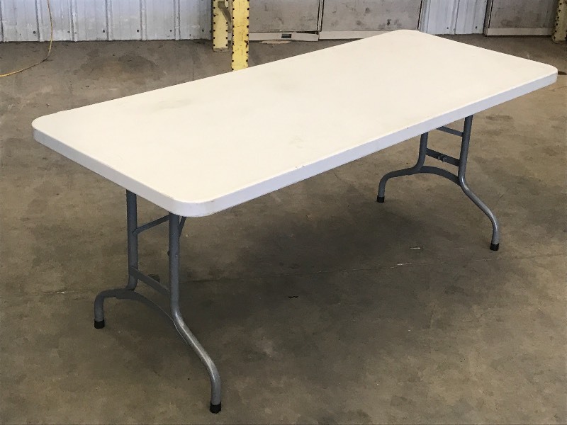 lot 7 image: Folding Banquet Table