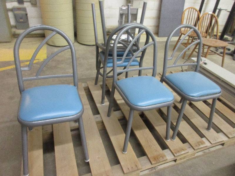 lot 9 image: 5 Padded Chairs