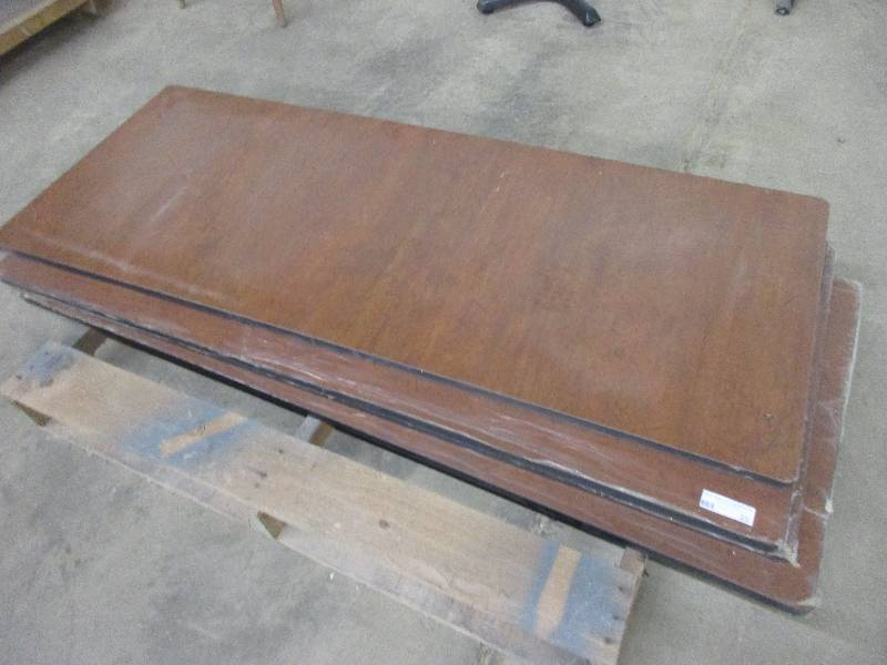 lot 25 image: 4 Countertops