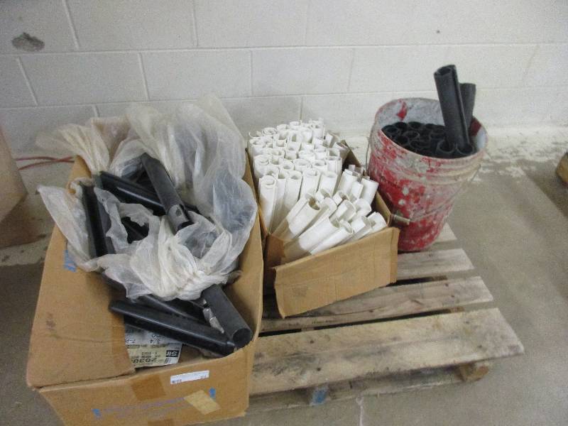 lot 34 image: Scaffold Plastic Clips