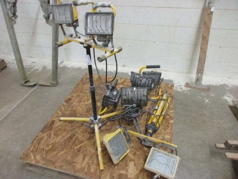 lot 36 image: Work Lights