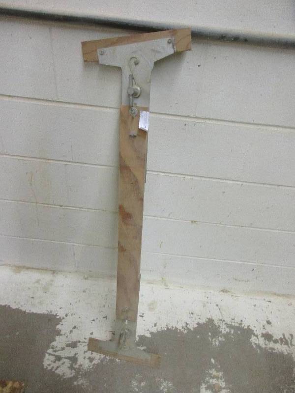 lot 39 image: Angle Gauge