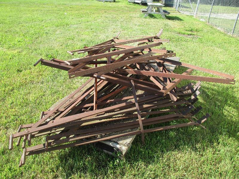 lot 64 image: Wall Brackets