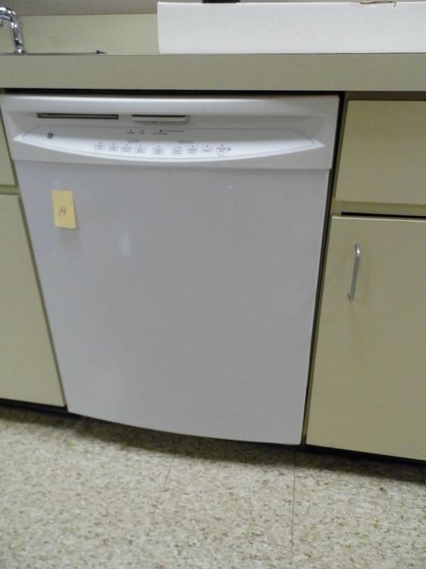 lot 14 image: GE Dishwasher