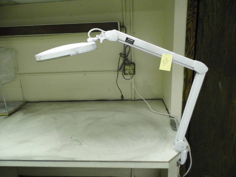 lot 33 image: Magnifying Light