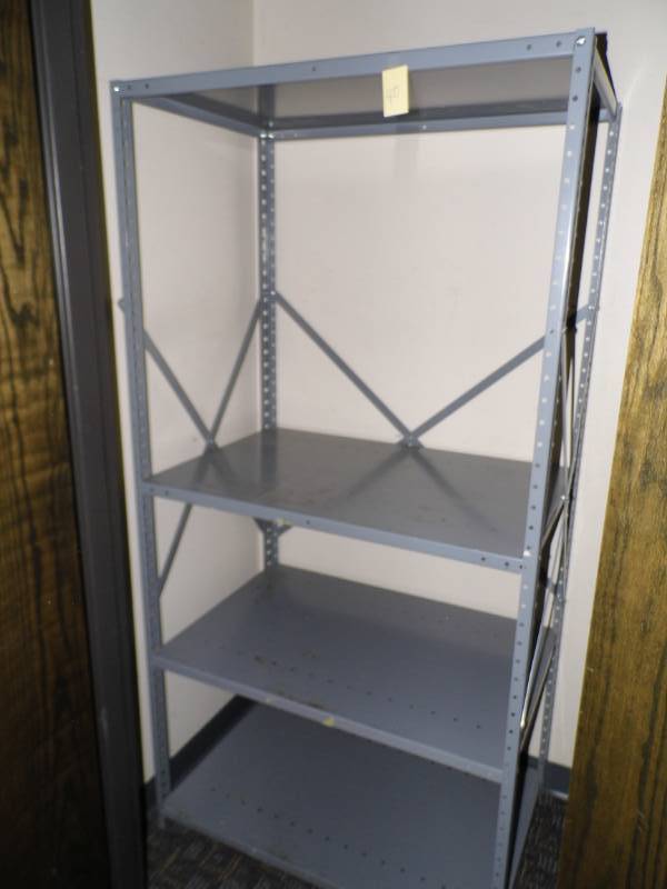 lot 40 image: Metal Shelf