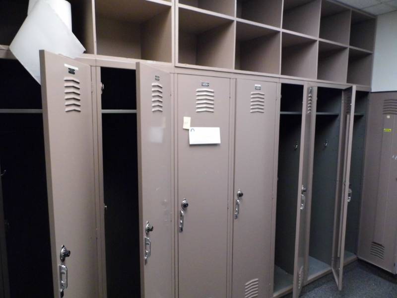 lot 66 image: Lot of 8 Lockers w Combinations
