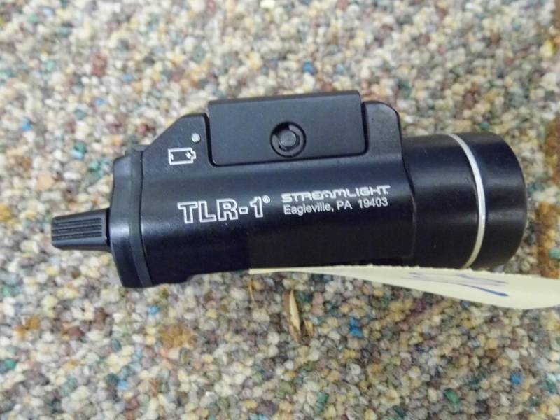 lot 102 image: Pistol Light