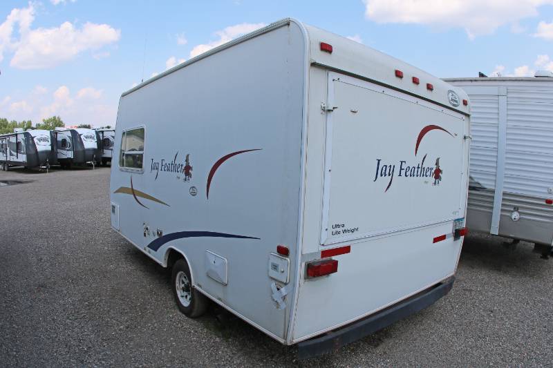 lot 0009 image: 2004 Jayco 18EXP Expandable Travel Trailer
