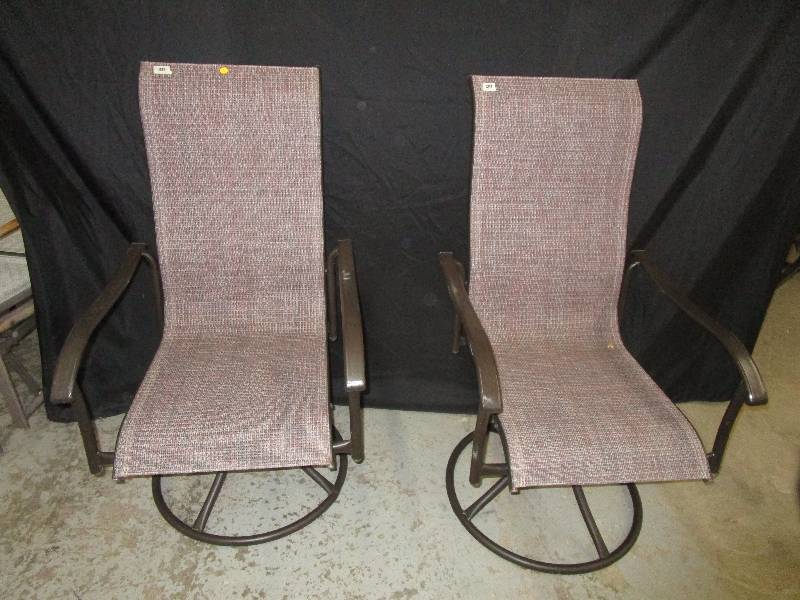 lot 2 image: 2 Rocking Patio Chairs