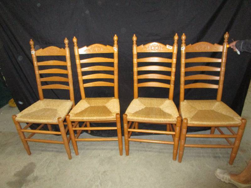 lot 12 image: 4 Chairs