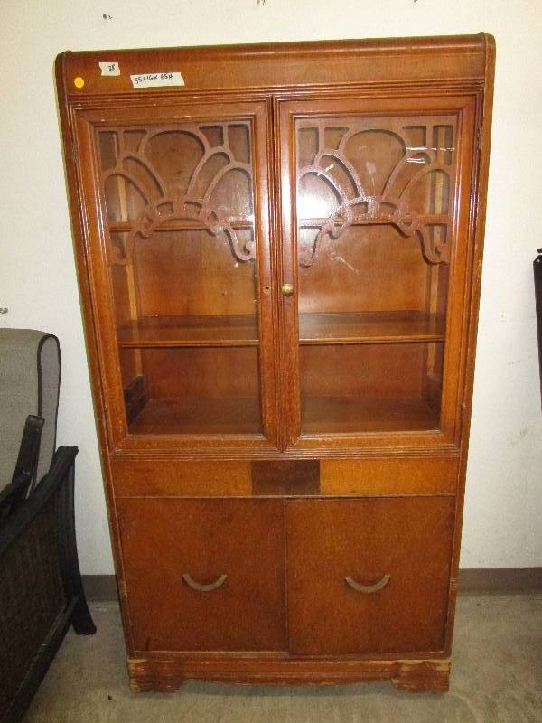 lot 14 image: Hutch, 3 Shelves, 35 X 16 X 65
