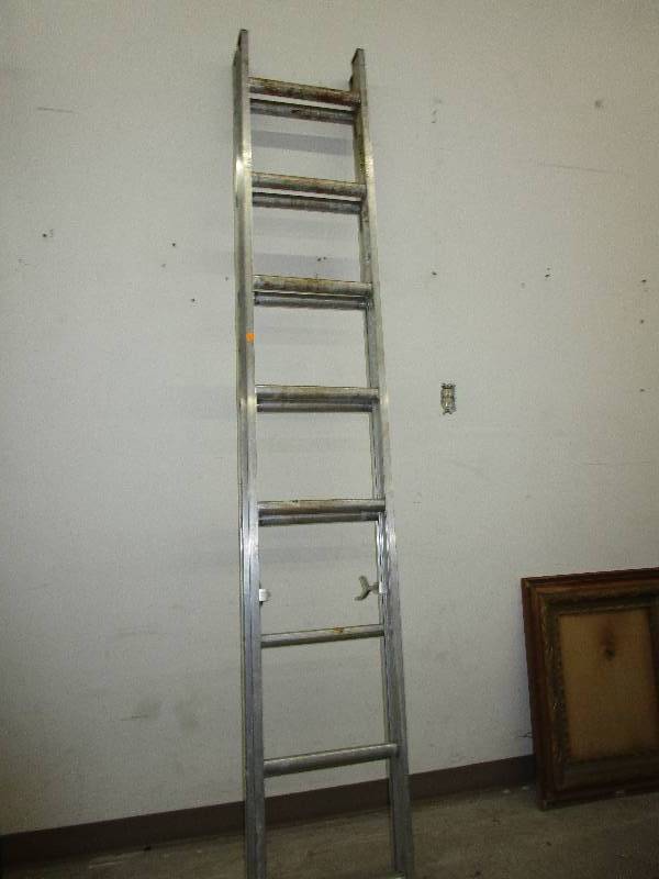 lot 21 image: Keller Aluminum 16 Ladder