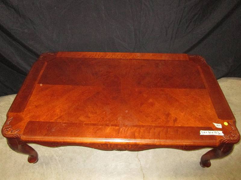 lot 25 image: Nice Table 52 X 30 X 18 12