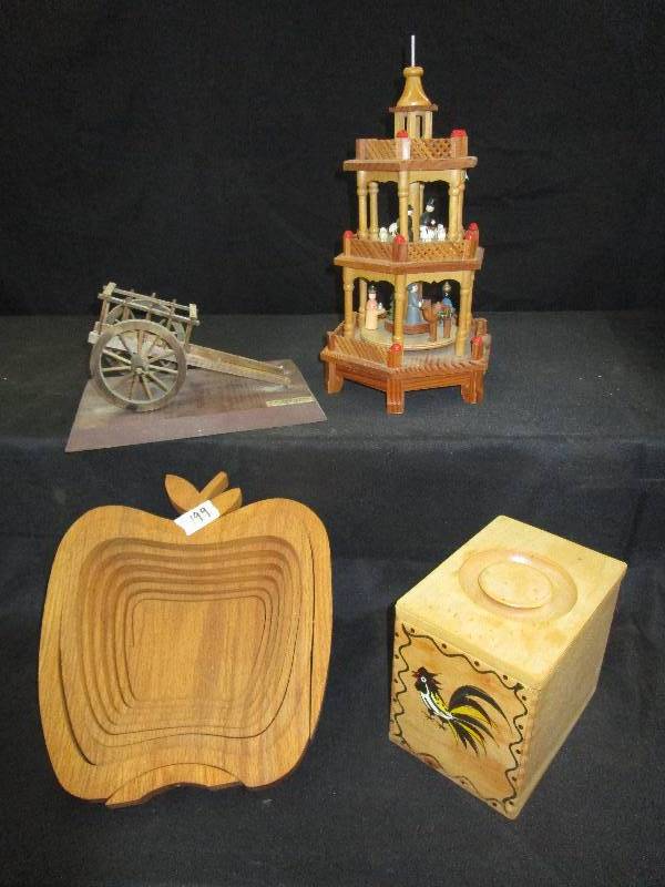 lot 33 image: Christmas Tower with Painted Animals and People in it (Inside Tower Spins), Other Wood Items