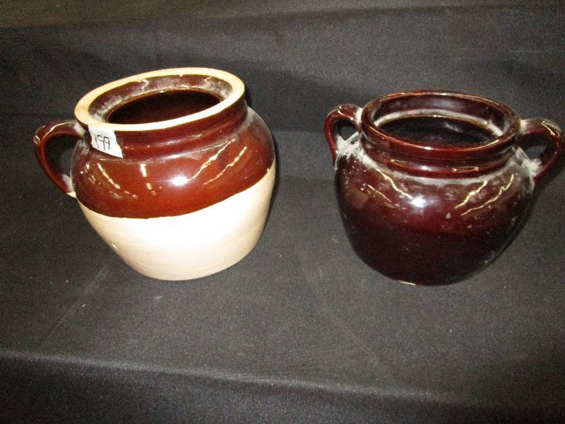 lot 36 image: USA Bean Pot and Jug