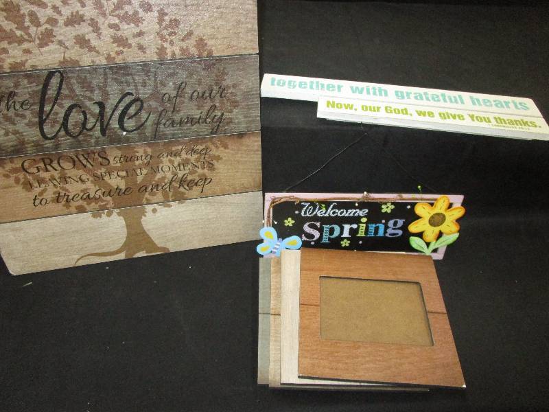 lot 60 image: 4 Picture Frames, 3 Decorative Signs